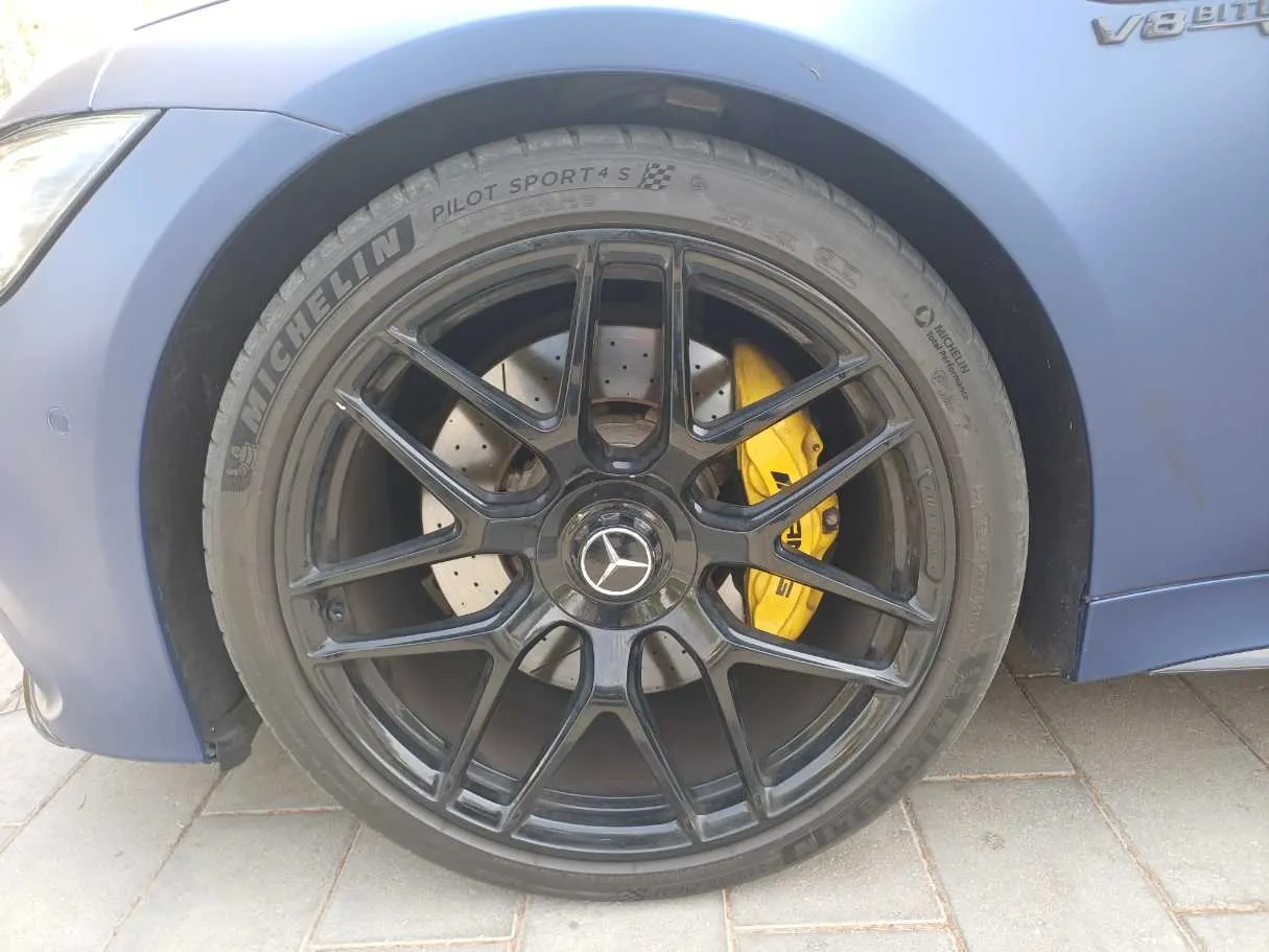 Car image 9