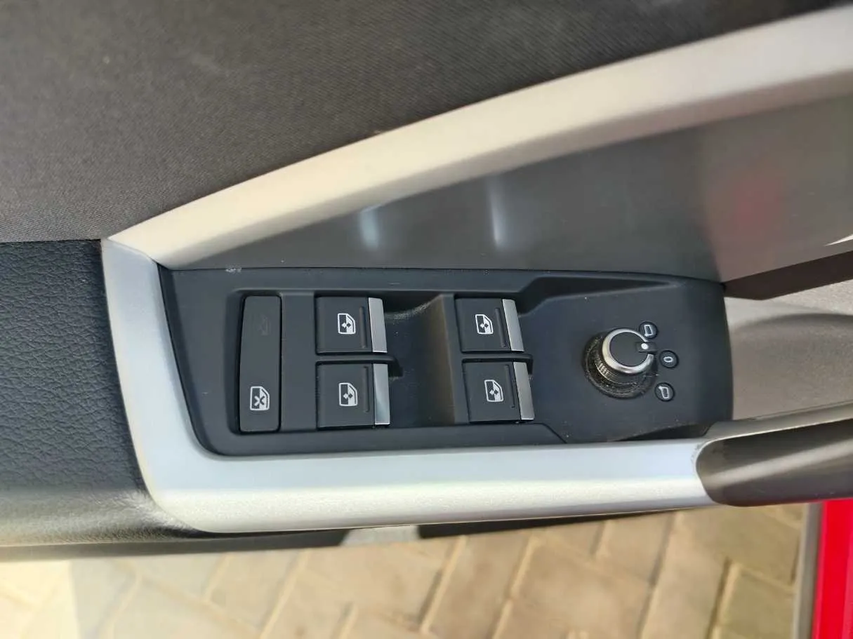 Car image 41