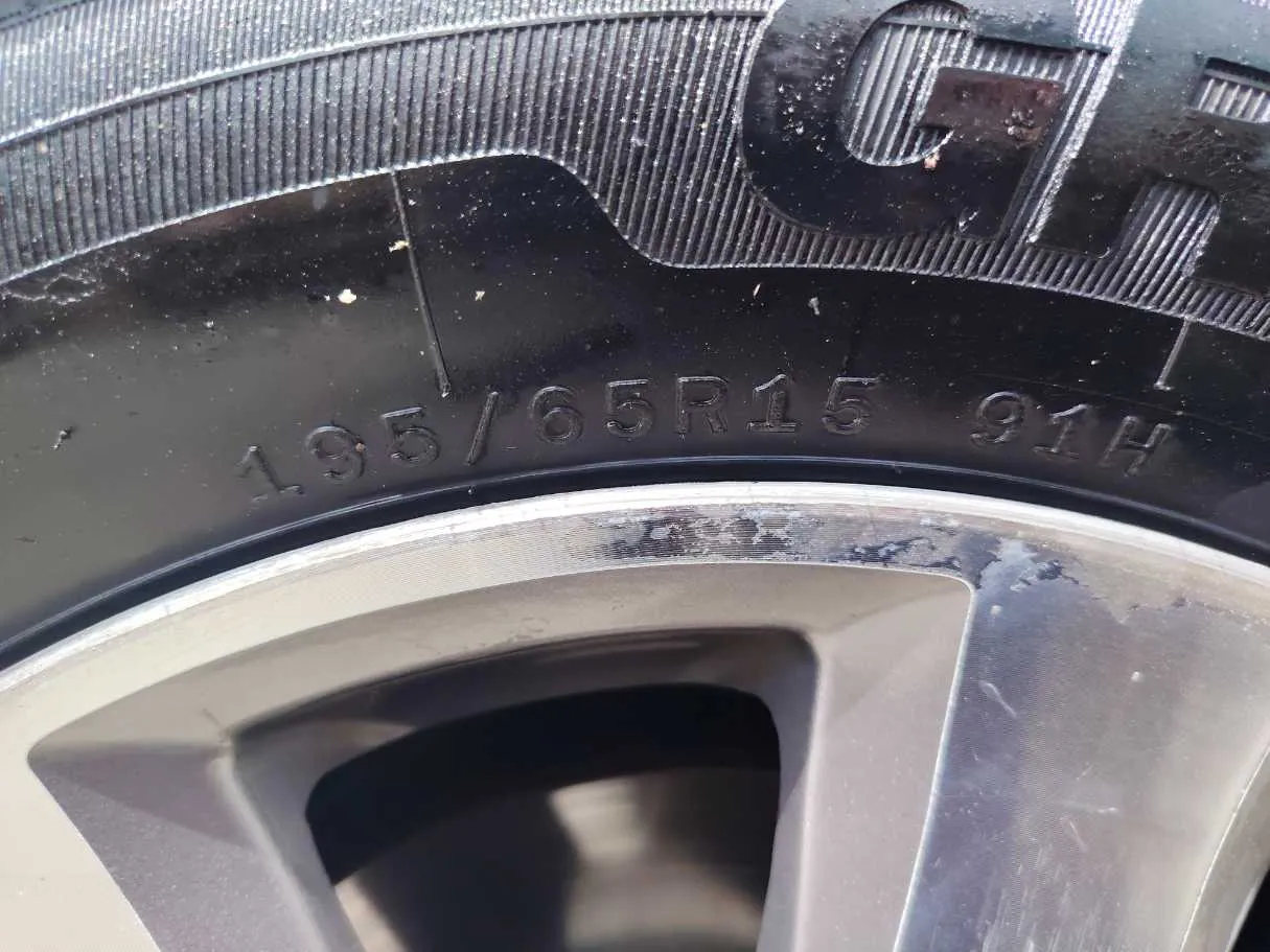 Car image 28