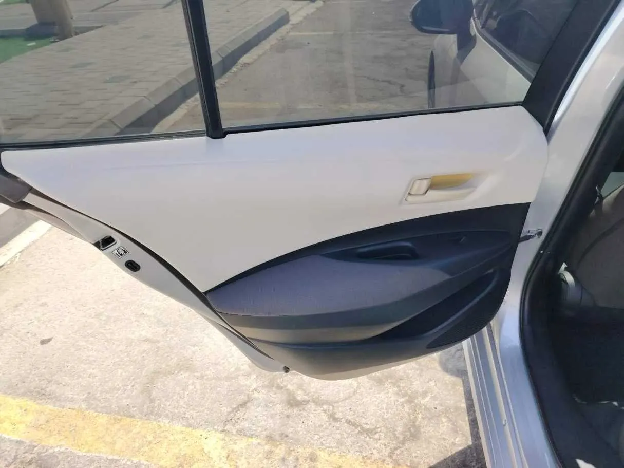 Car image 16