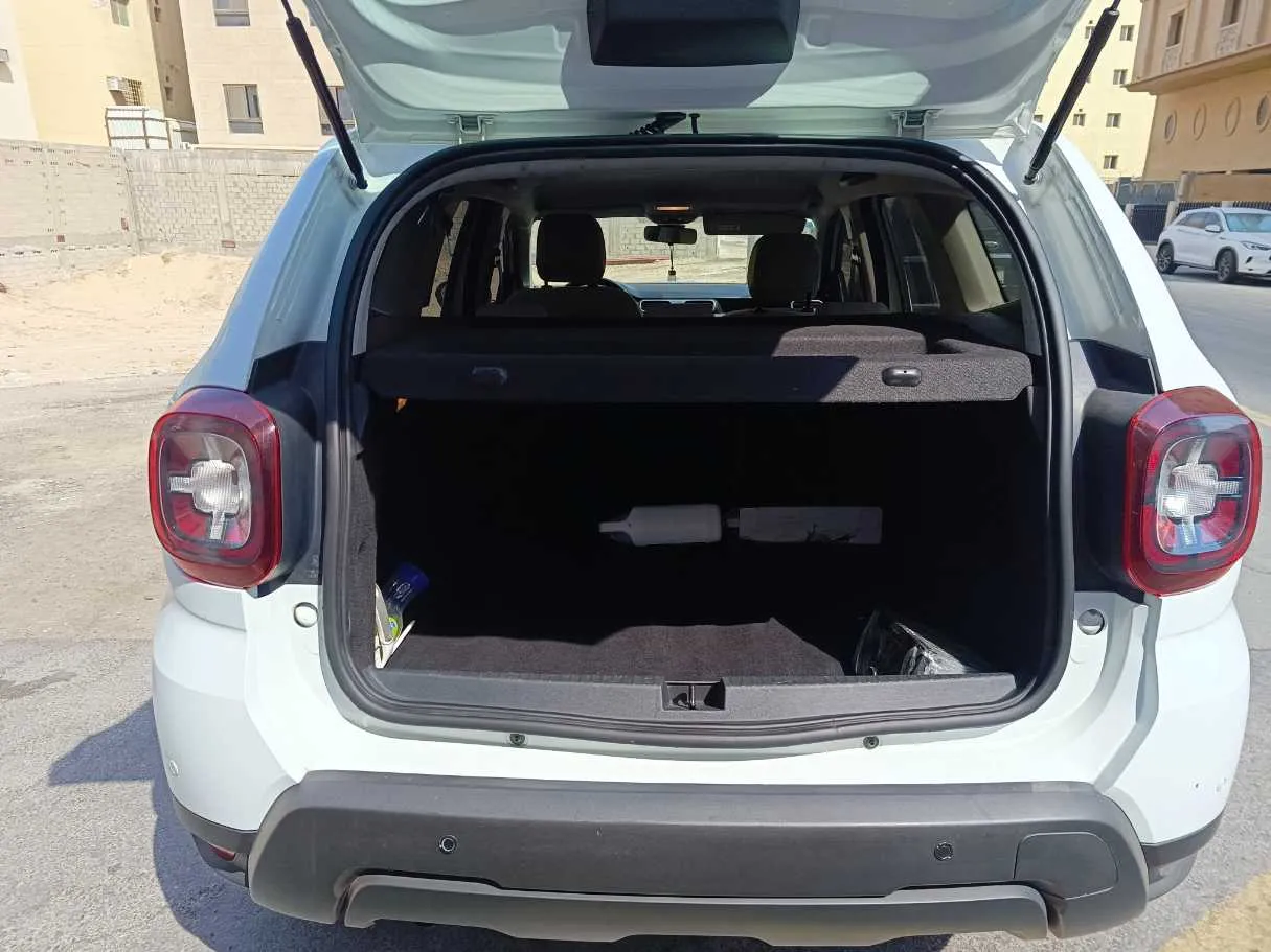 Car image 26