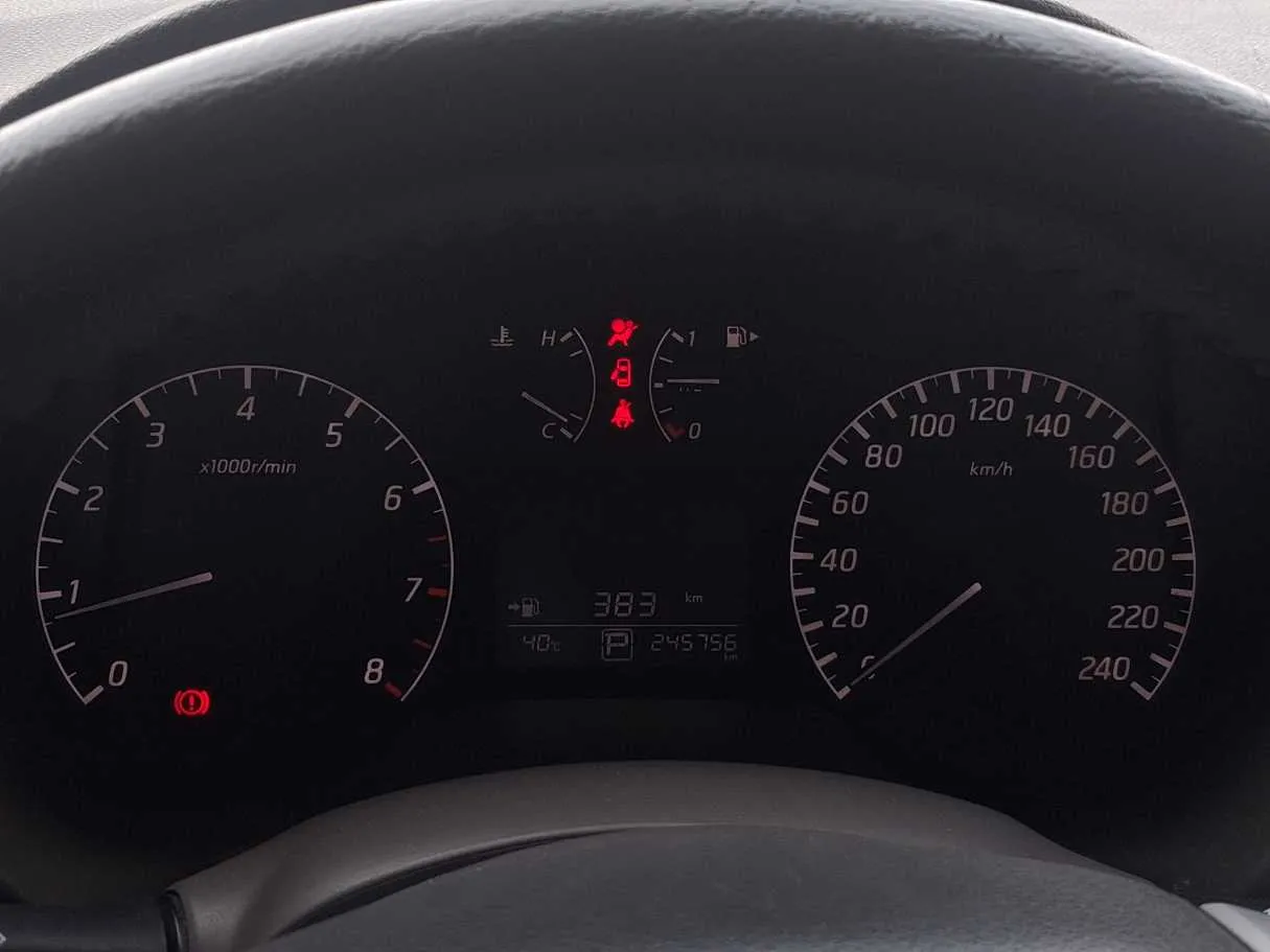 Car image 13