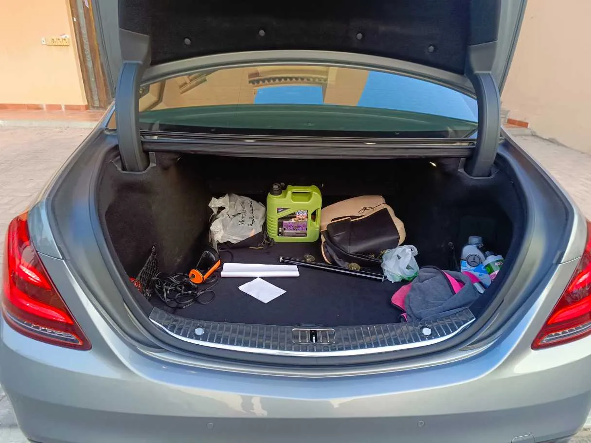 Car image 30