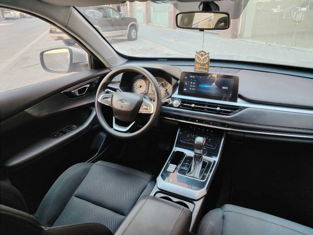 Car image 19