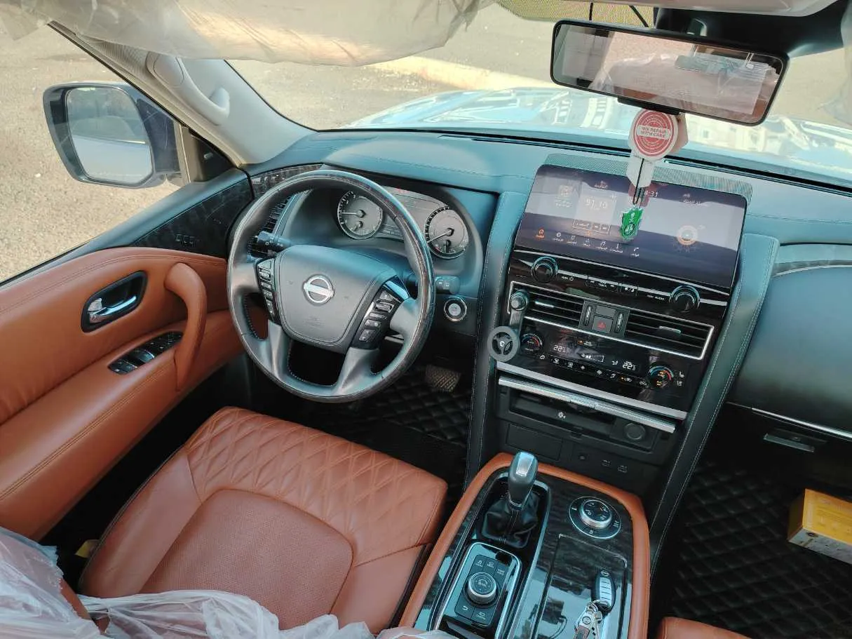 Car image 24