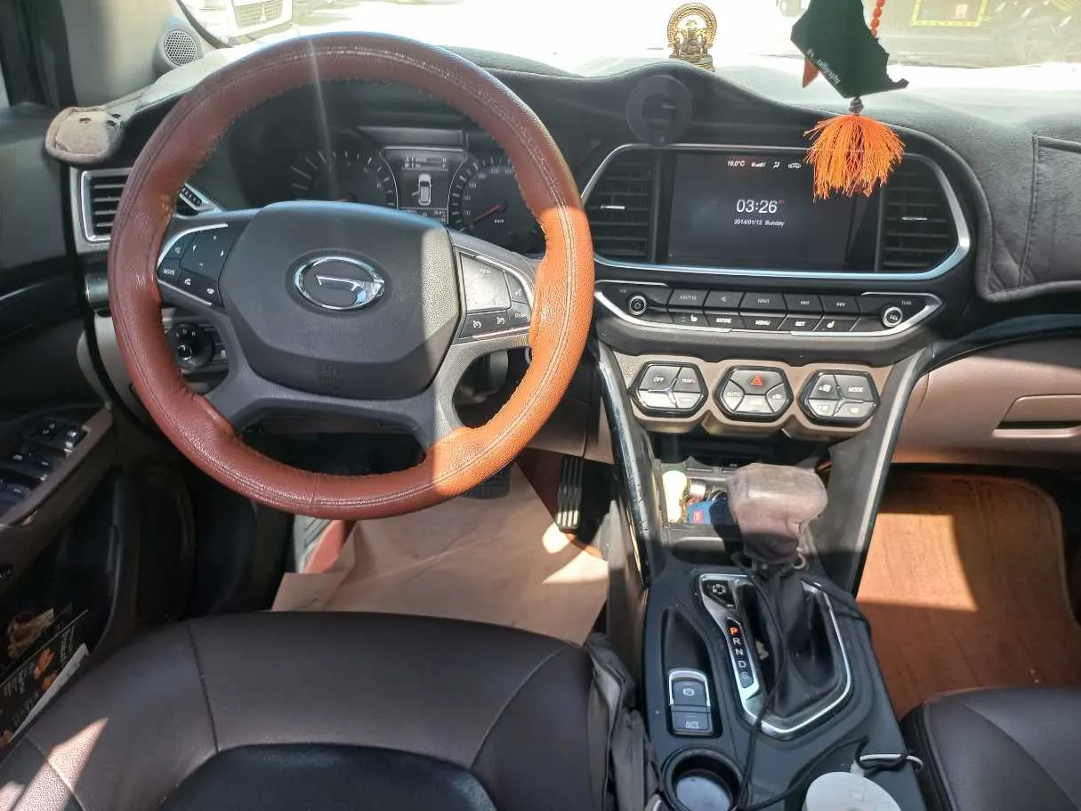 Car image 17