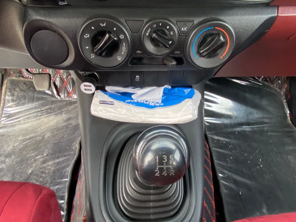 Car image 19