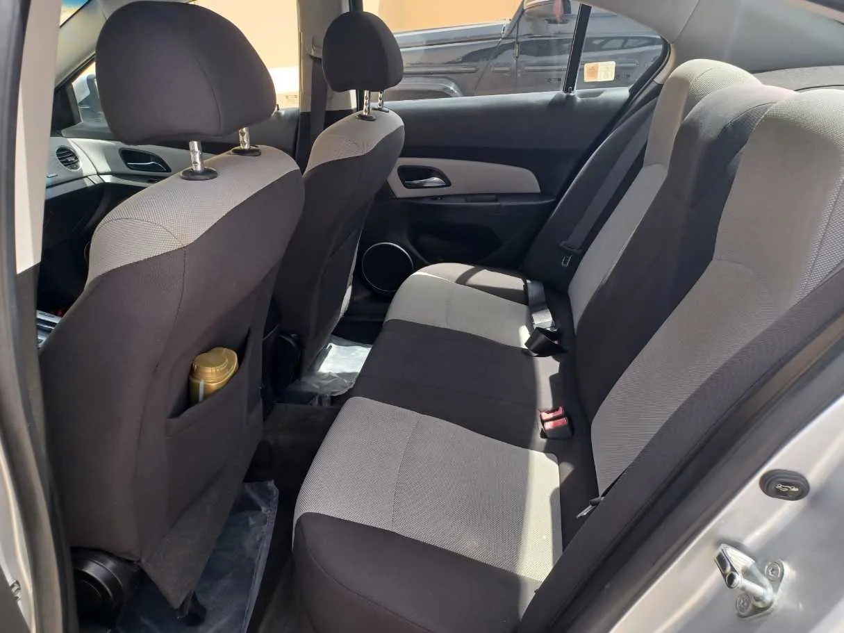 Car image 14