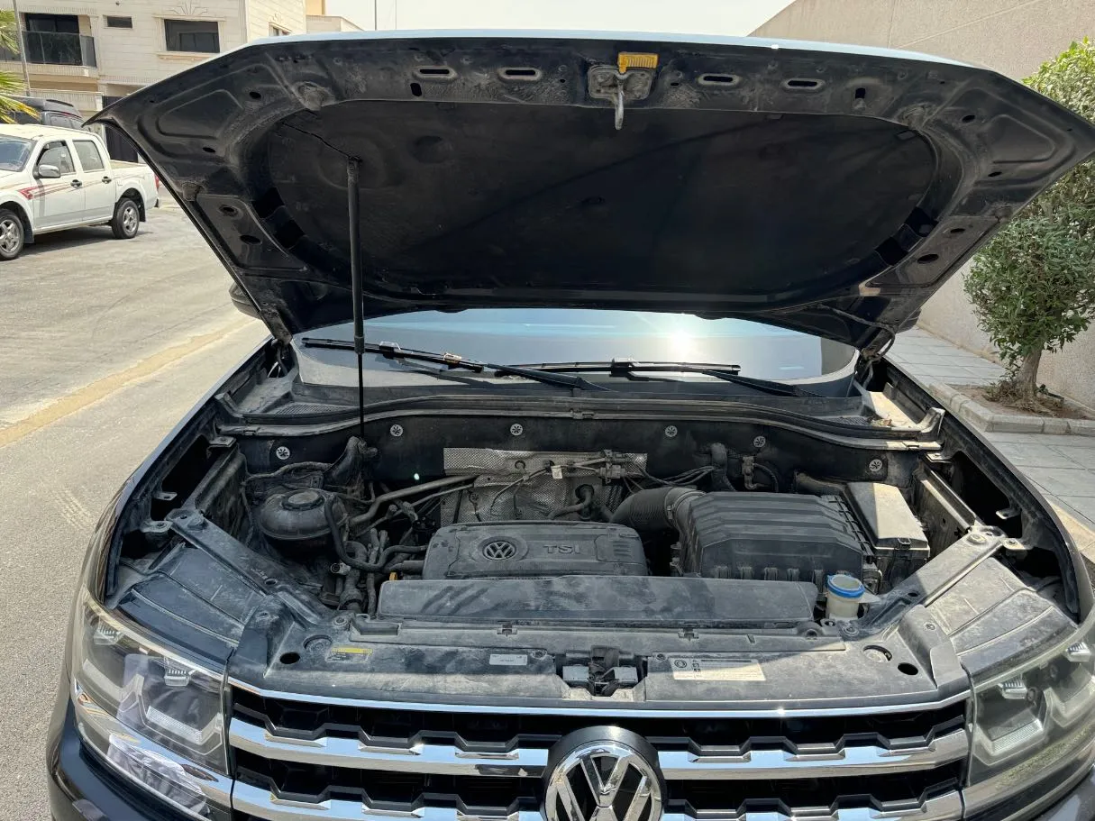 Car image 25