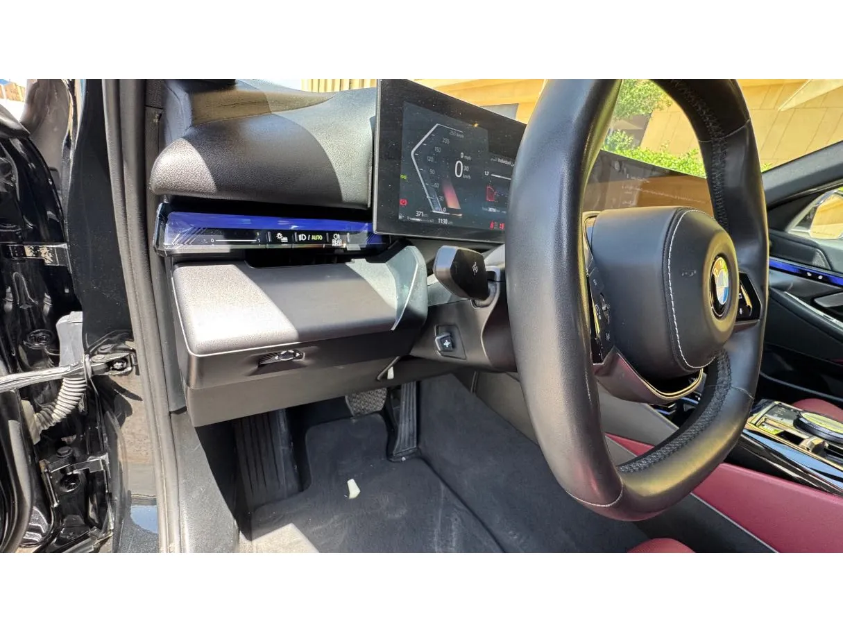 Car image 26