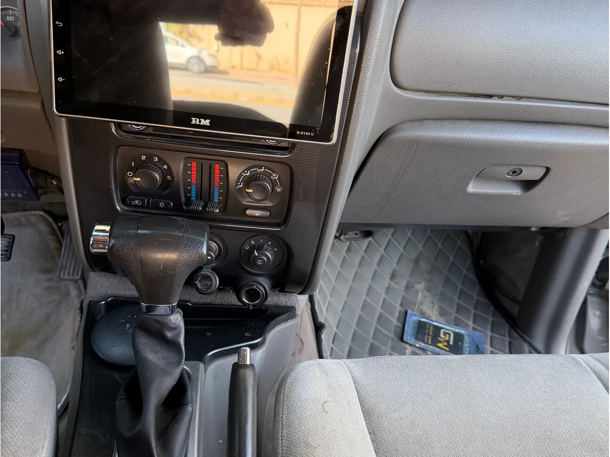 Car image 7