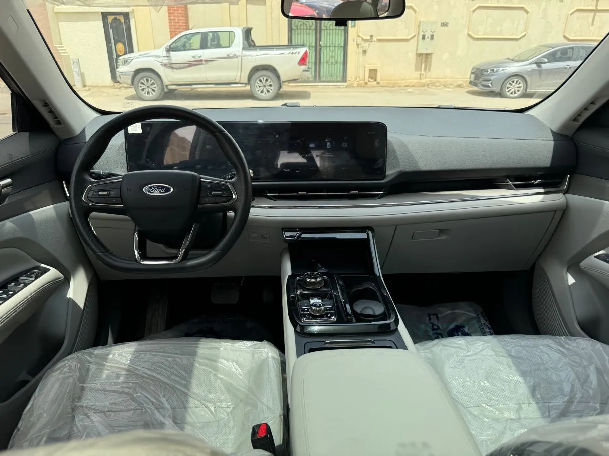 Car image 16