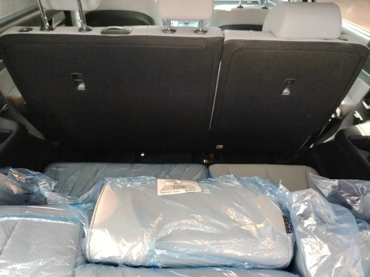 Car image 33