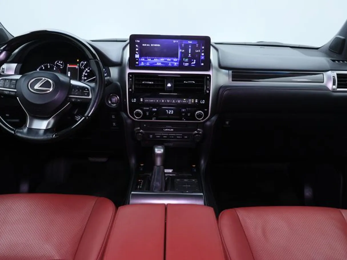Car image 14