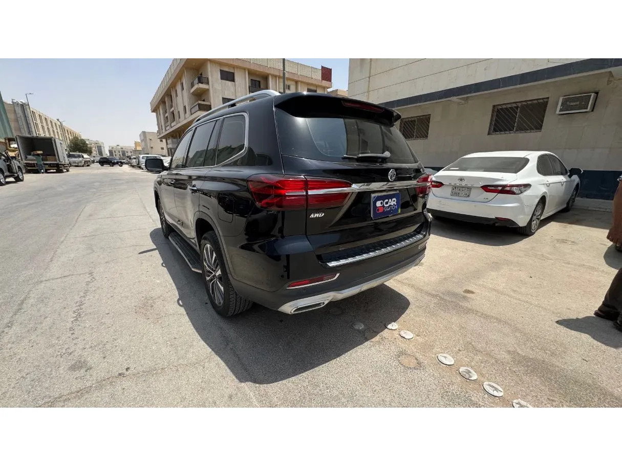 Car image 7