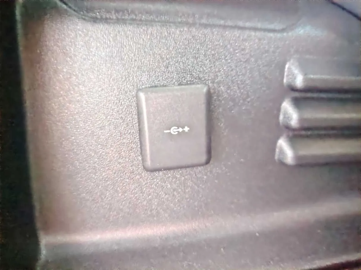 Car image 36