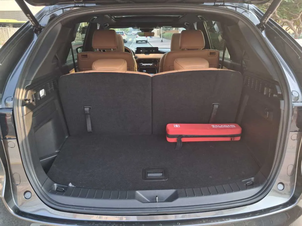 Car image 21
