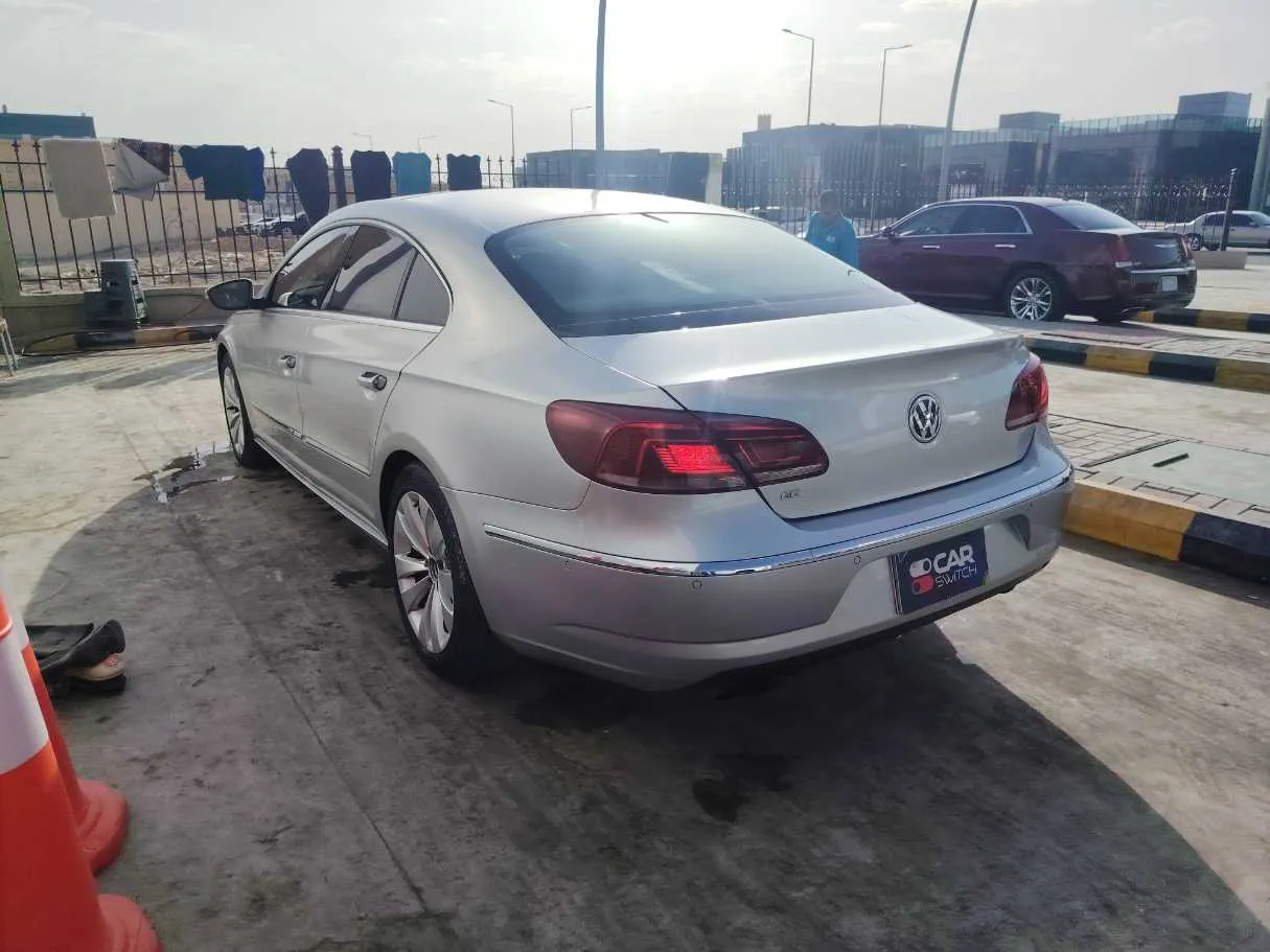 Car image 8