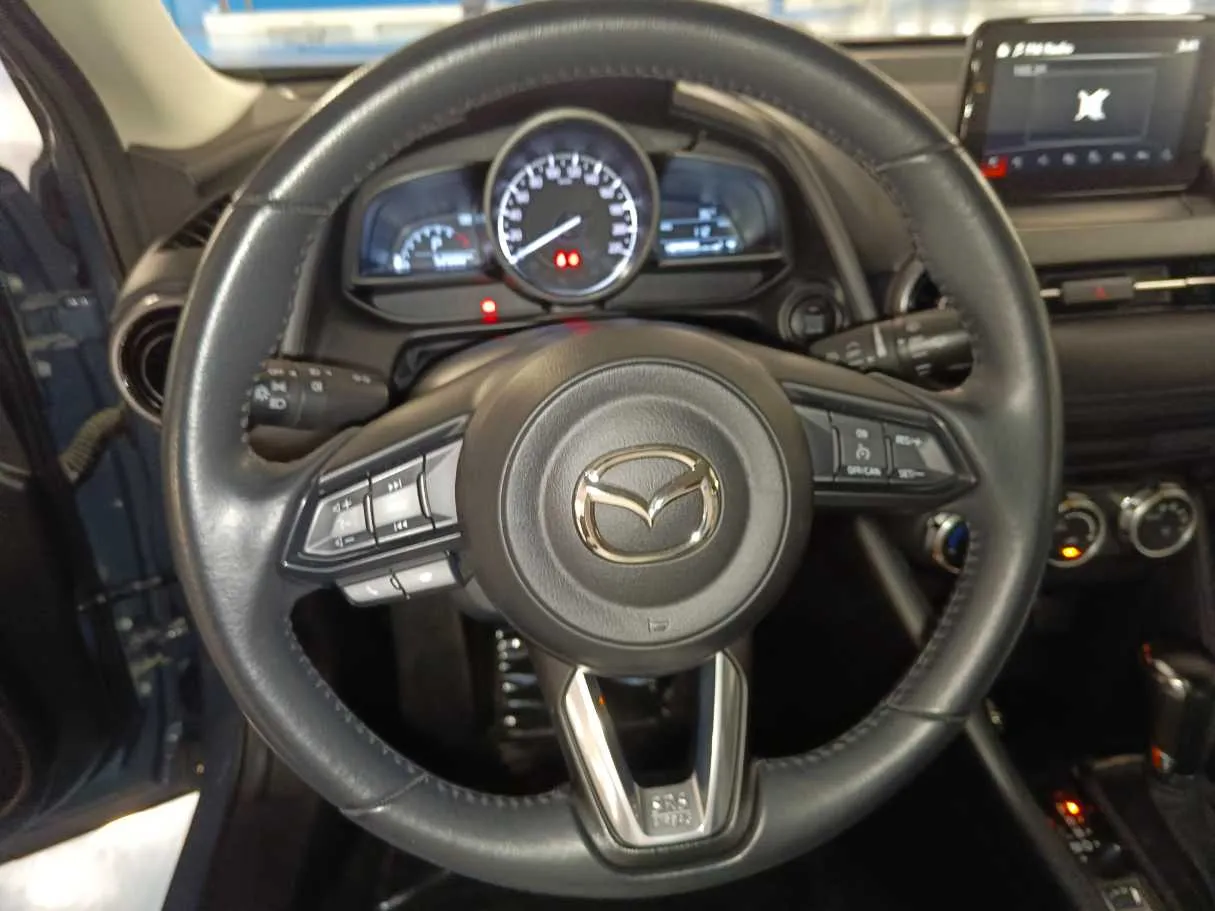 Car image 27