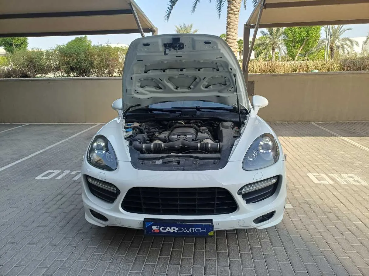 Car image 25