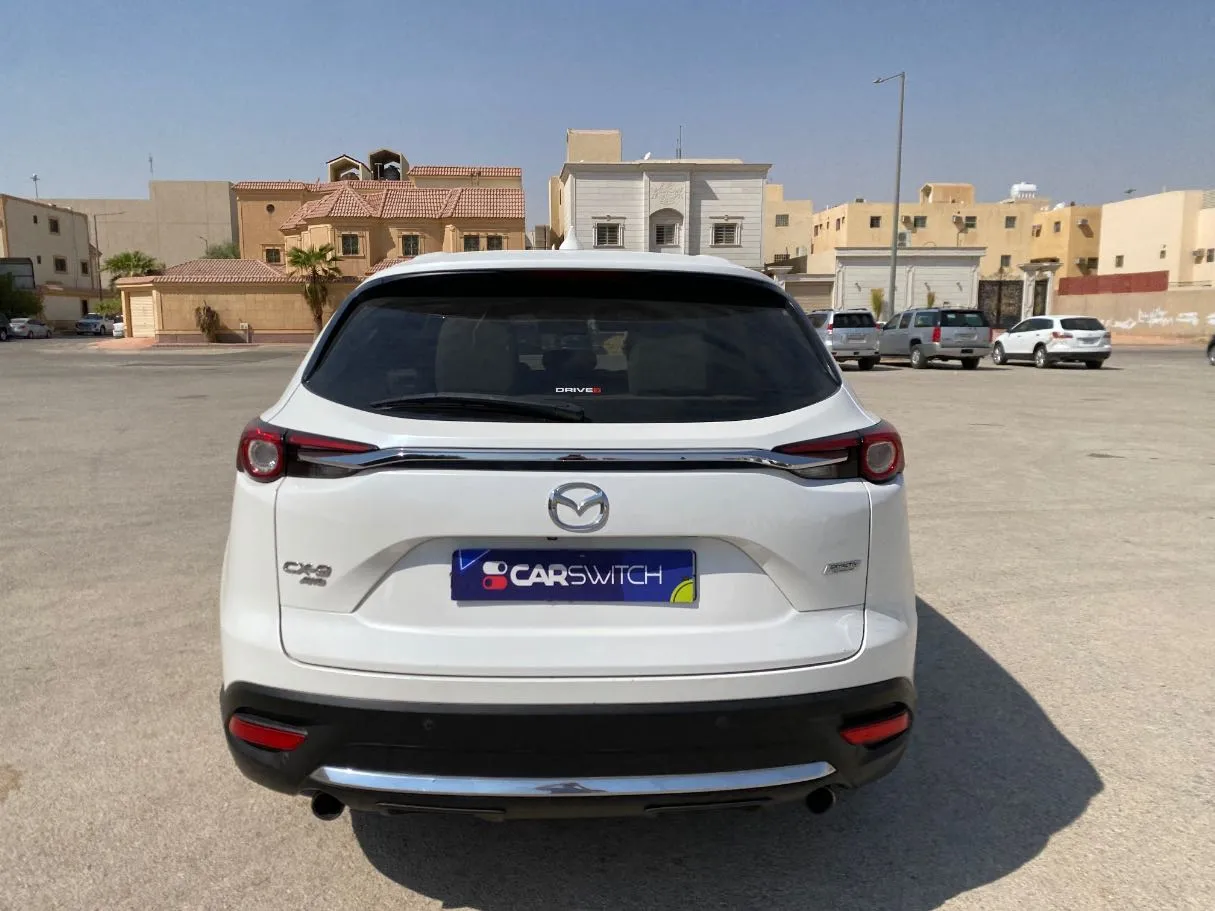 Car image 6
