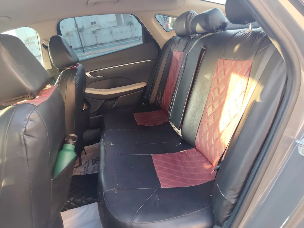 Car image 16
