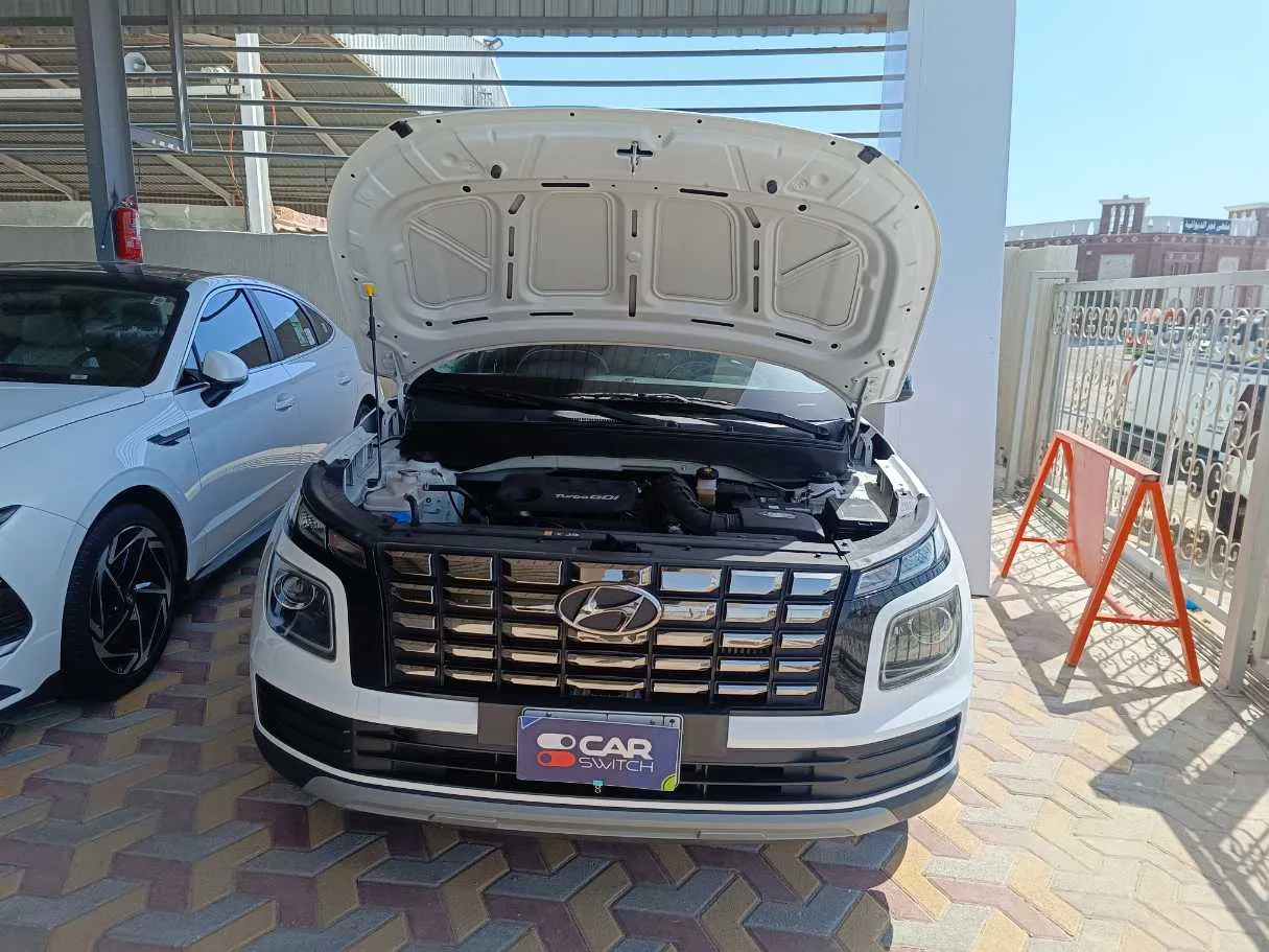 Car image 25