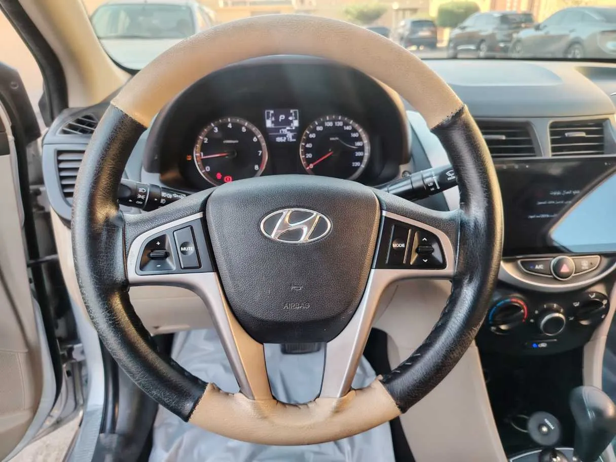 Car image 22