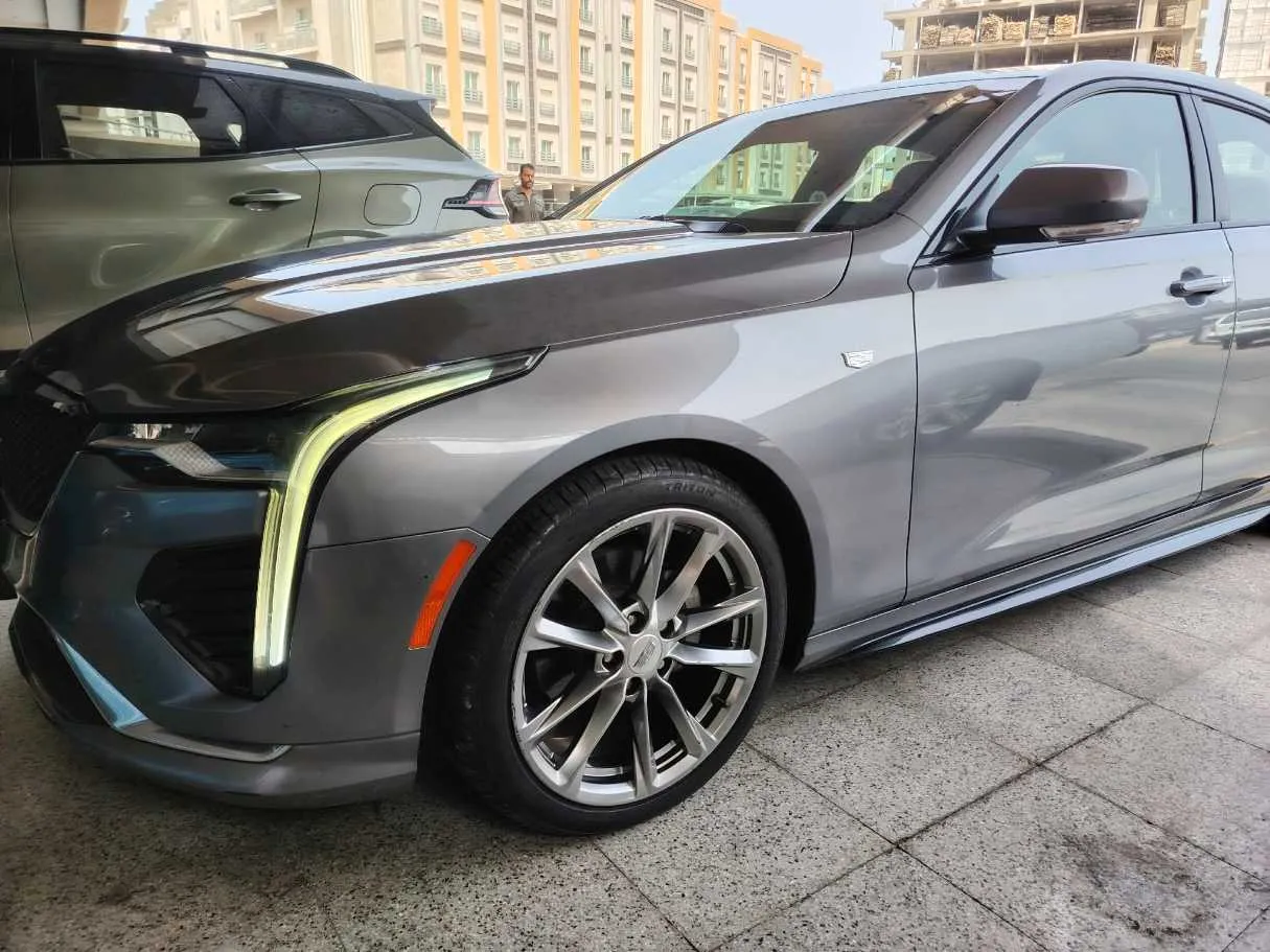 Car image 4