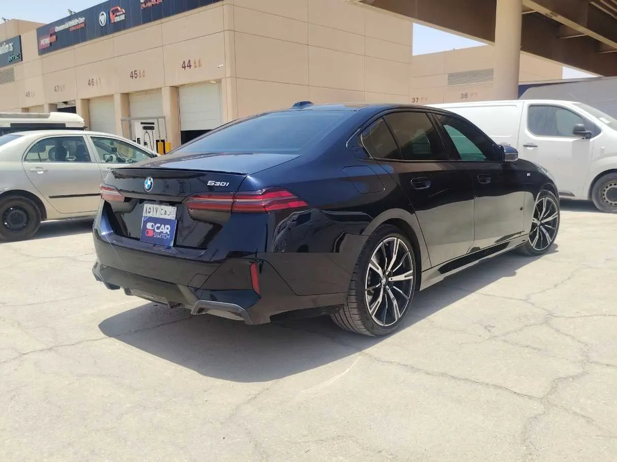 Car image 5