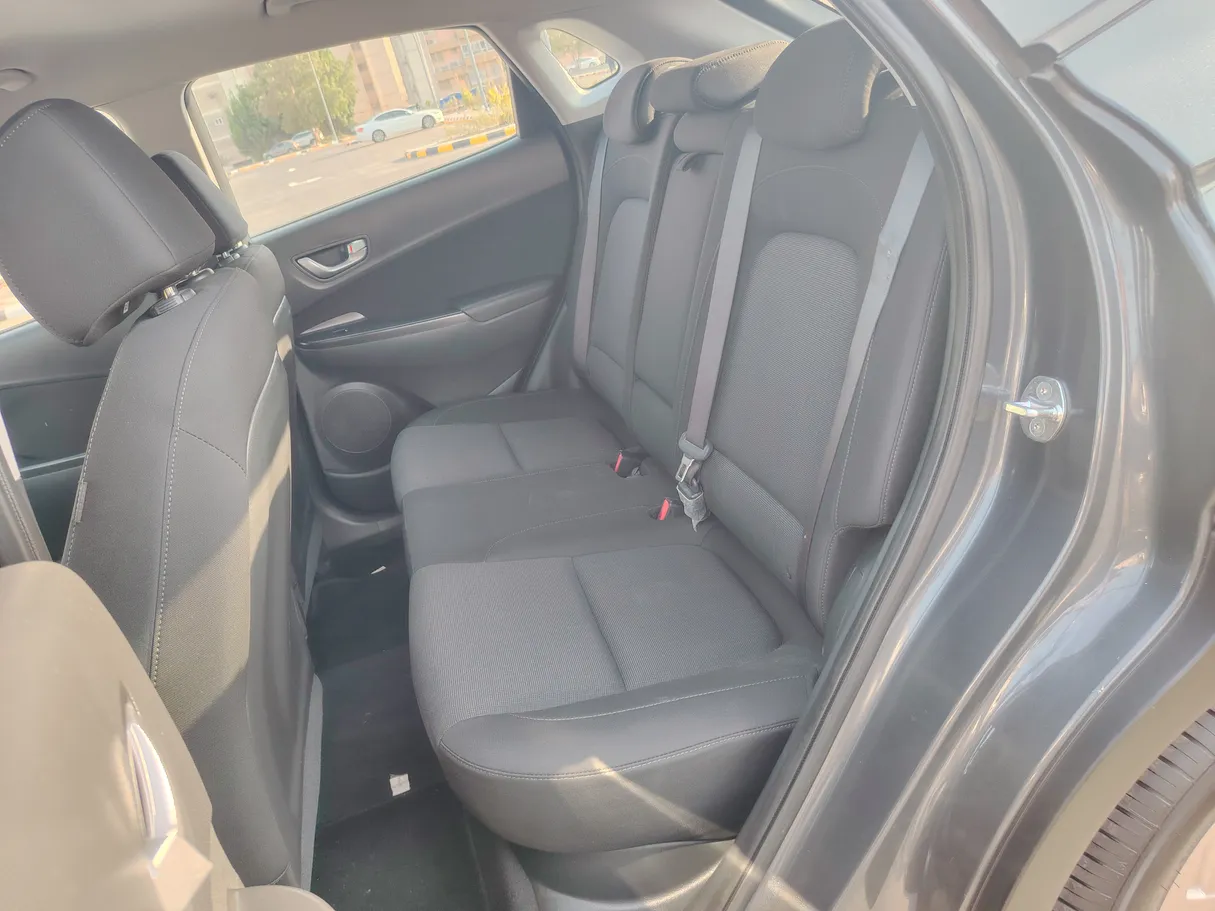 Car image 15