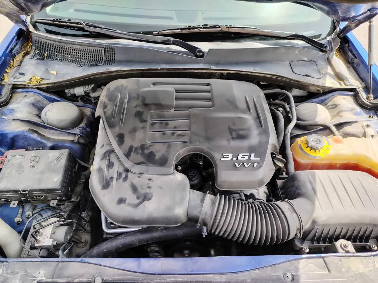 Car image 25