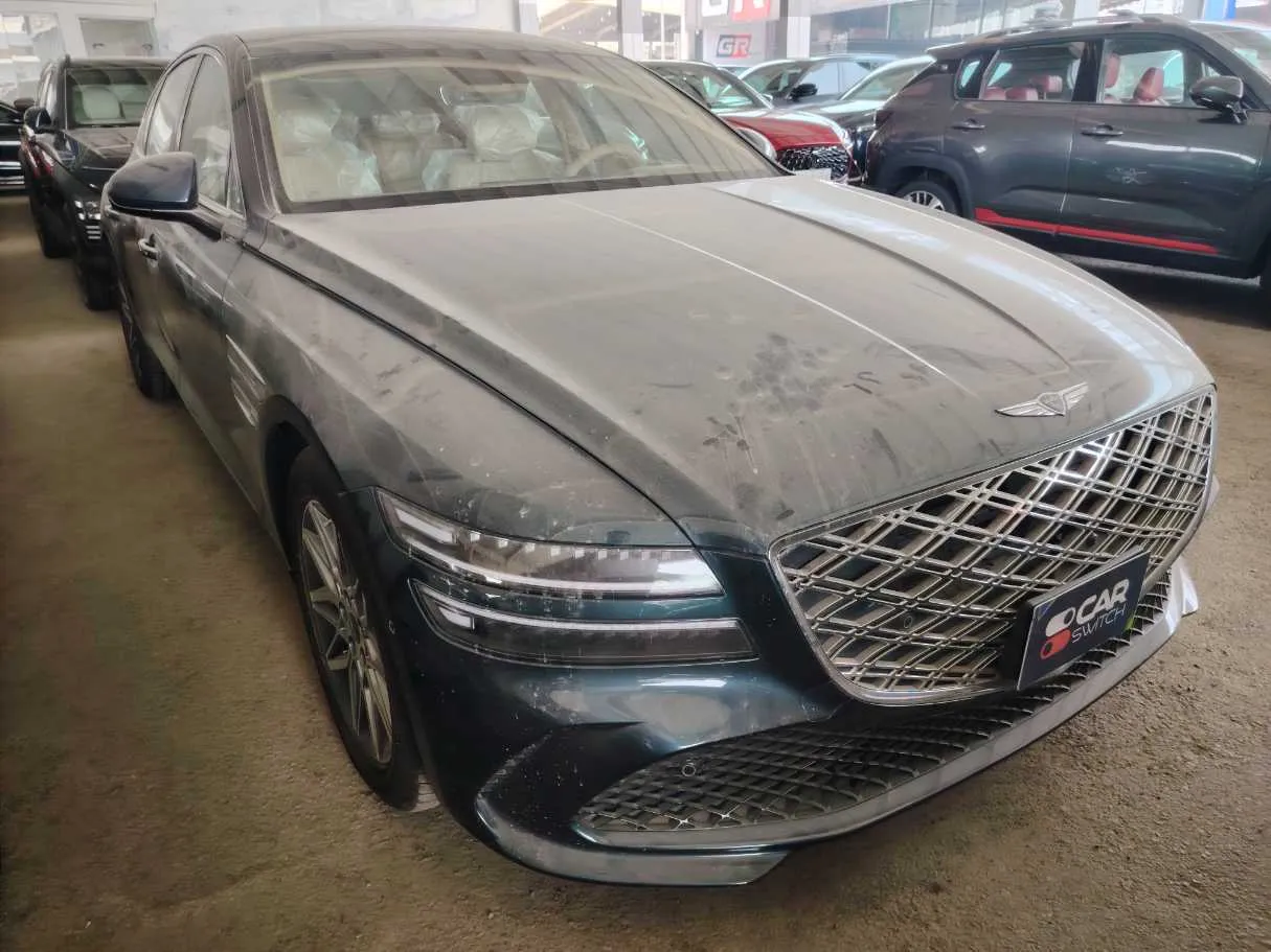 Car image 3