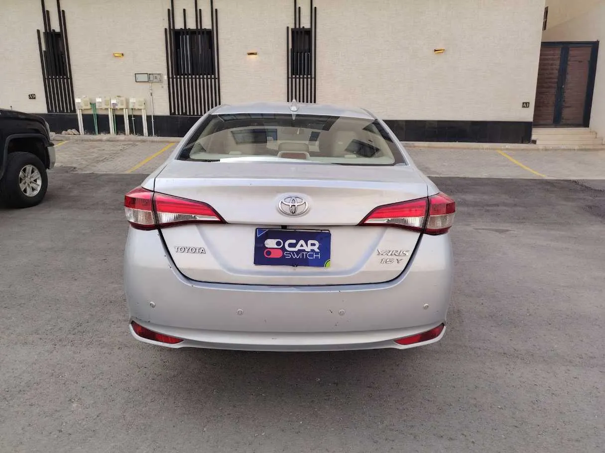 Car image 6