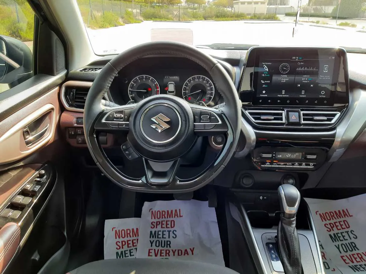 Car image 16