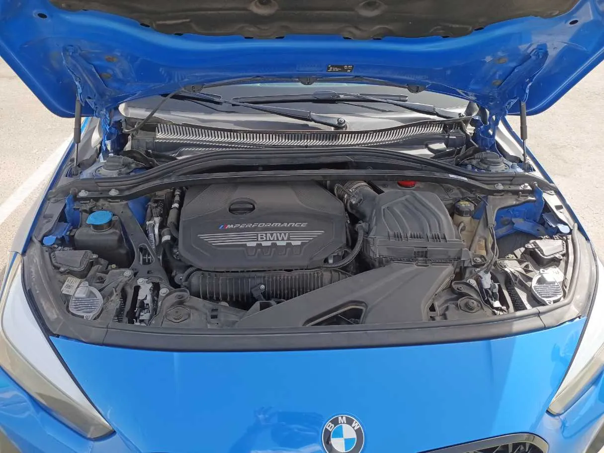 Car image 24