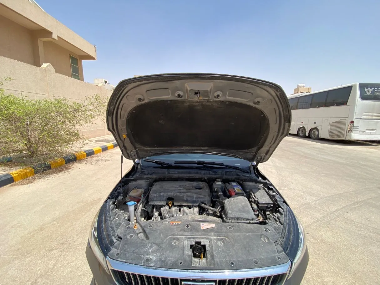 Car image 25