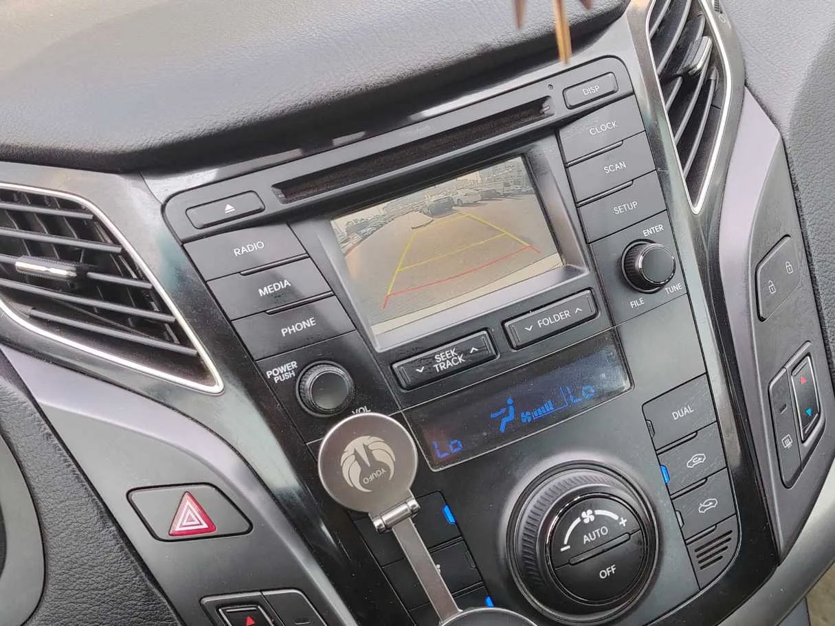 Car image 23