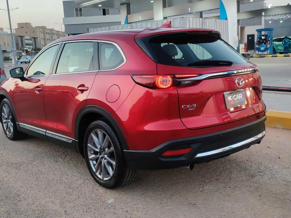 Car image 7