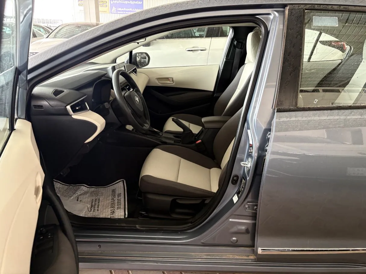 Car image 8