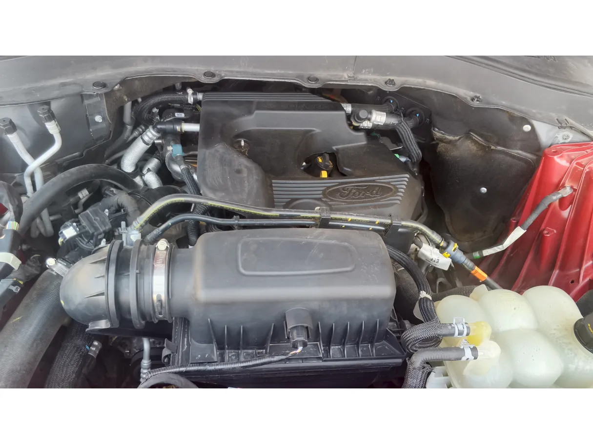 Car image 13