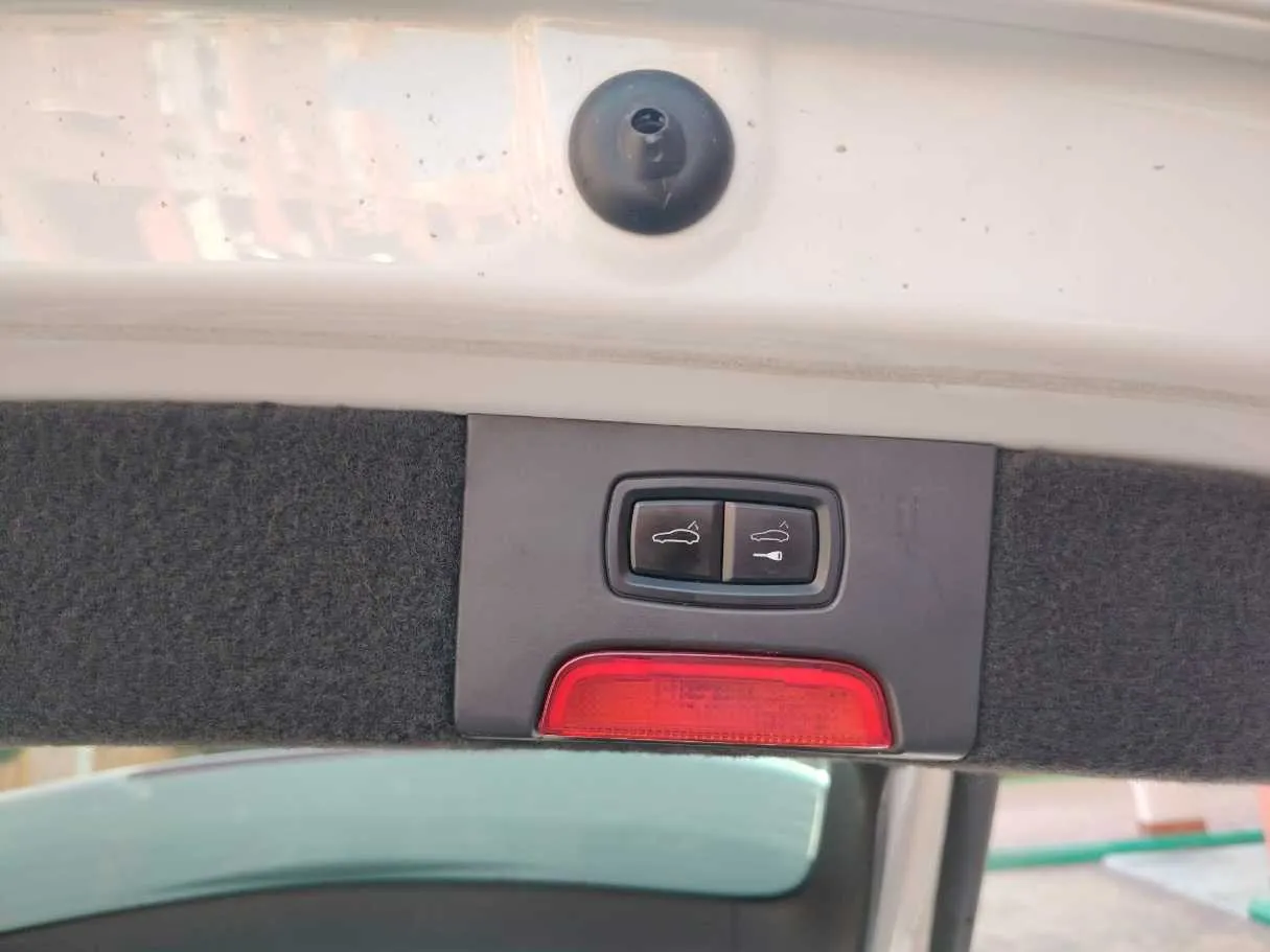 Car image 44