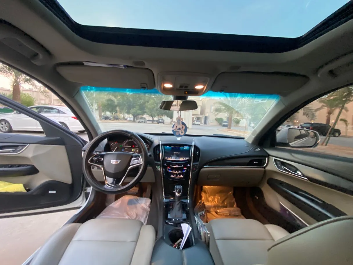 Car image 16