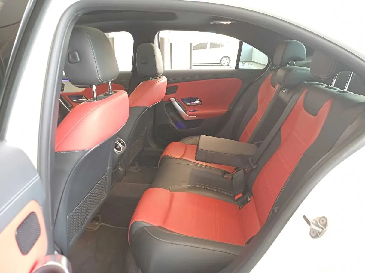 Car image 13