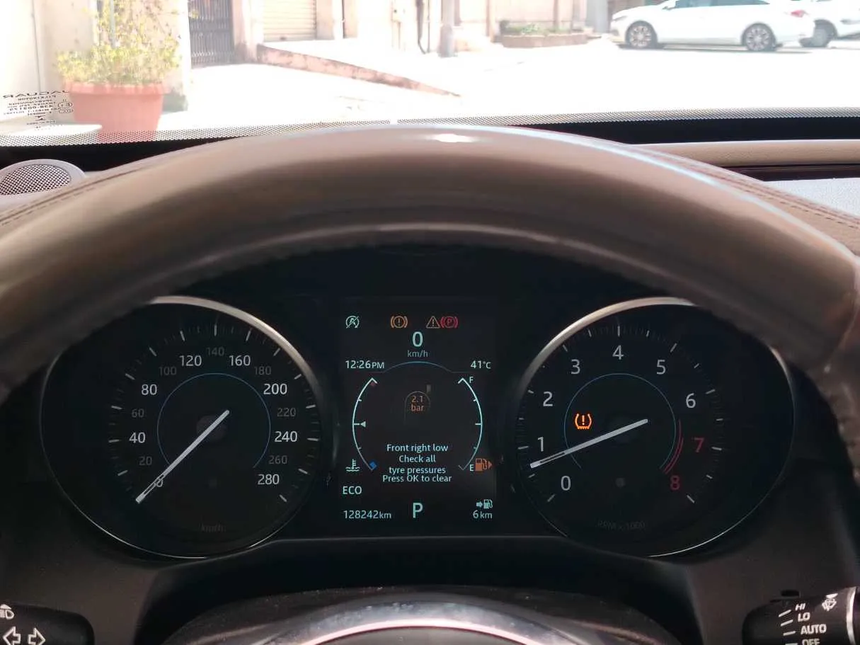 Car image 23