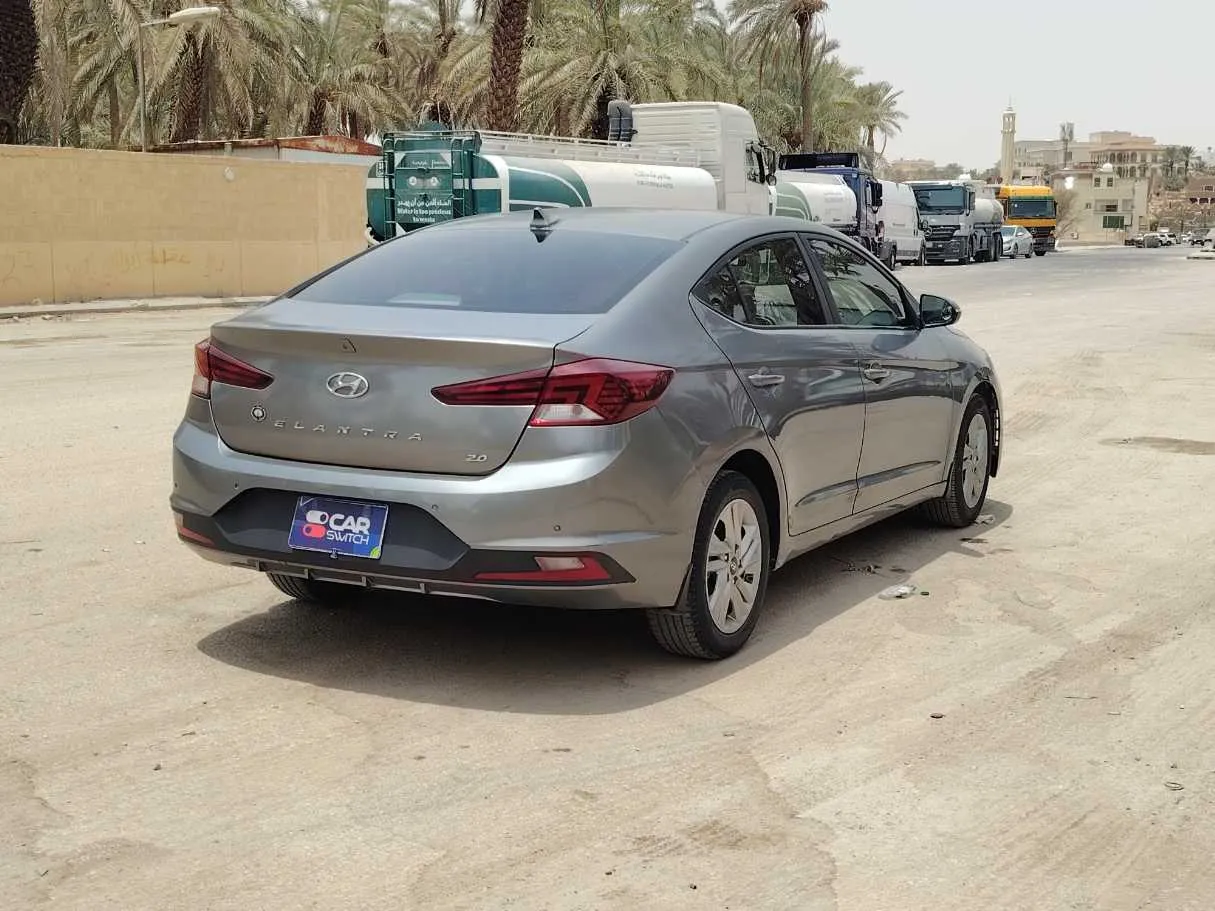 Car image 5