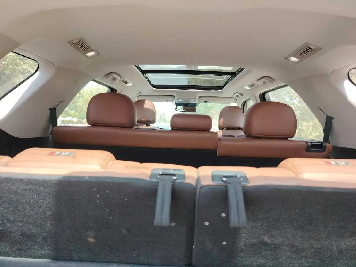 Car image 29