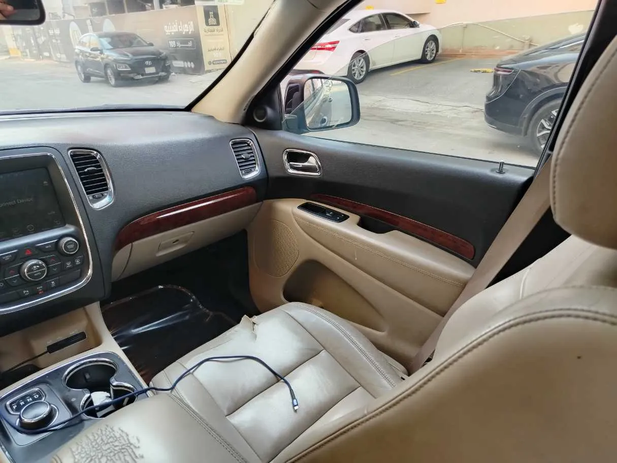 Car image 21