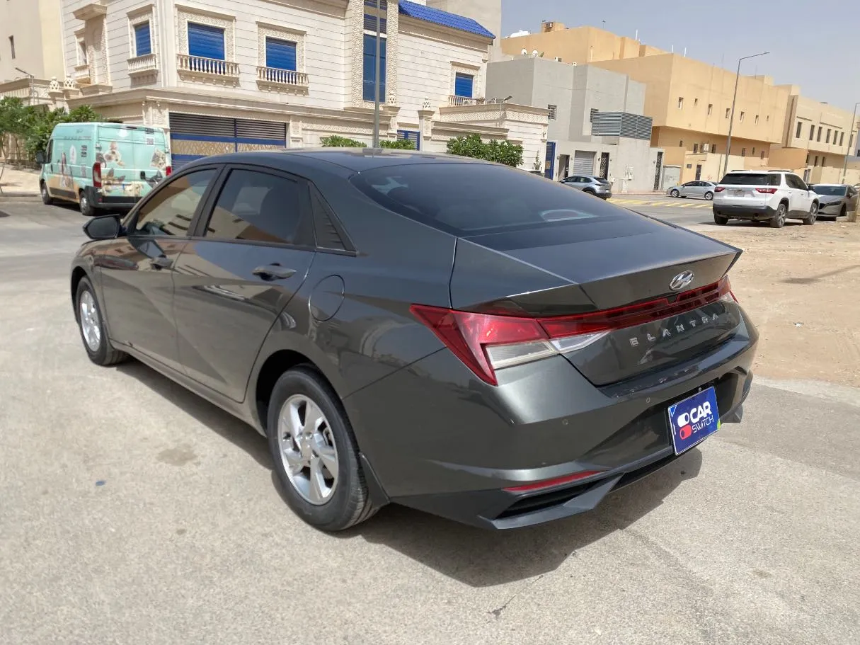 Car image 7