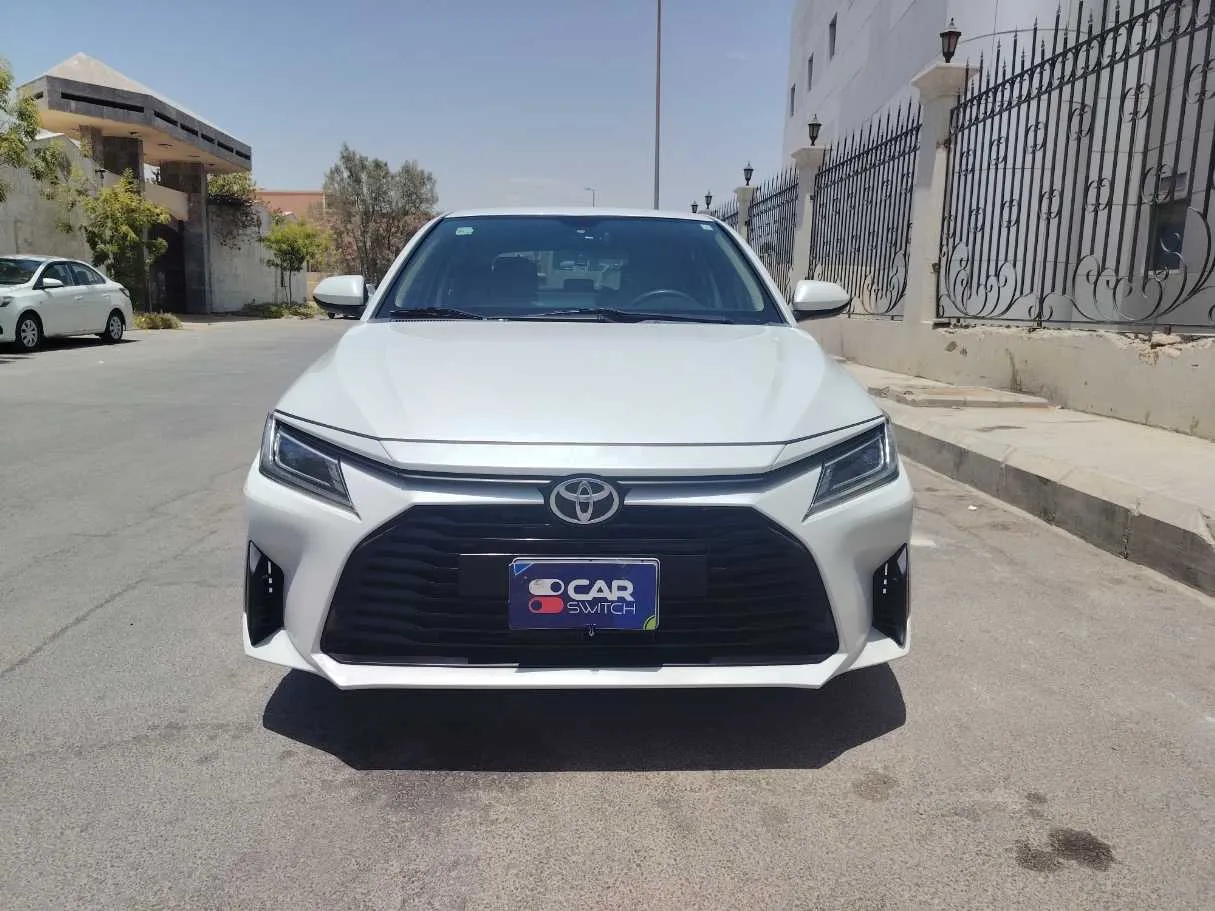 Car image 2